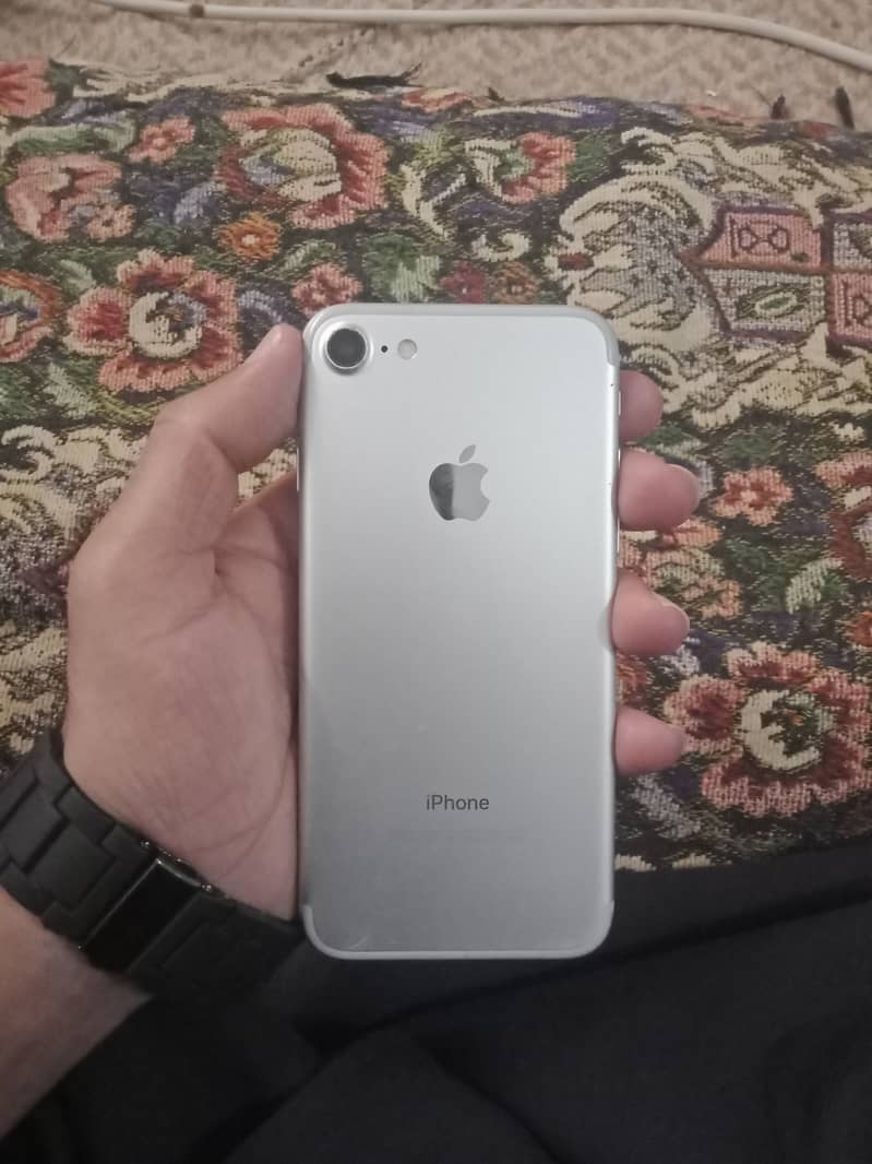 i Phone 7 ( 128 Gb ) 3