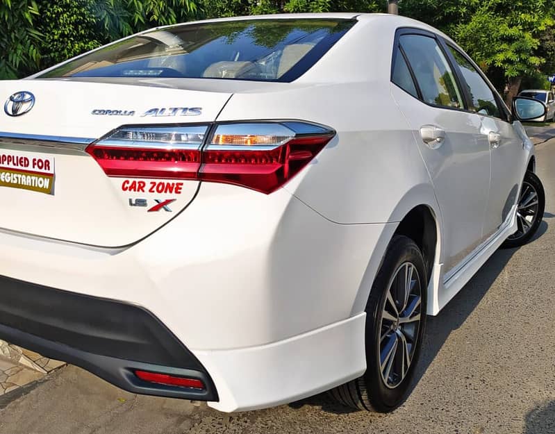 Corolla ALTIS X 2023 For  Wedding / Party / Pick & Drop / City Tour 5