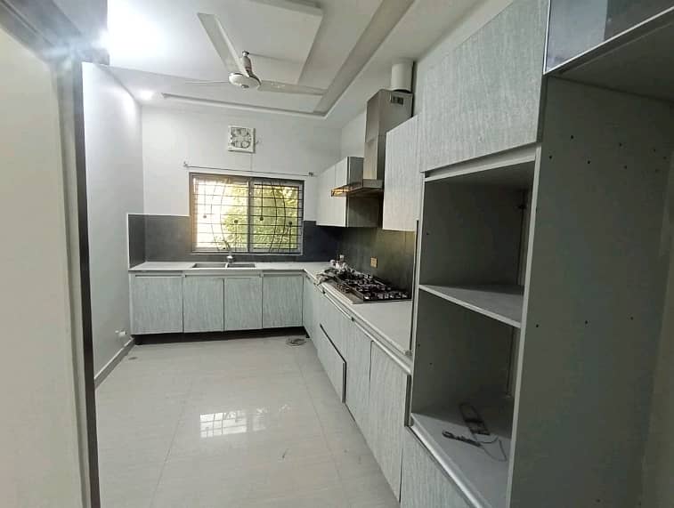 Upper Portion 1 Kanal For rent In DHA Phase 1 - Block J 3