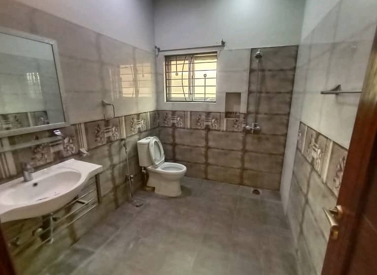 Upper Portion 1 Kanal For rent In DHA Phase 1 - Block J 12