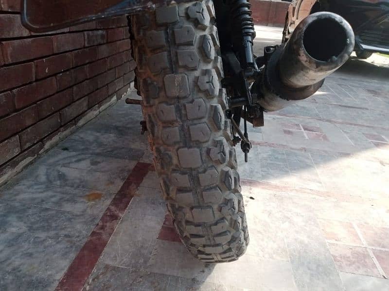 engine ka kam hona ha 35k ka kharcha araha ha tubeless tire hen exch 4