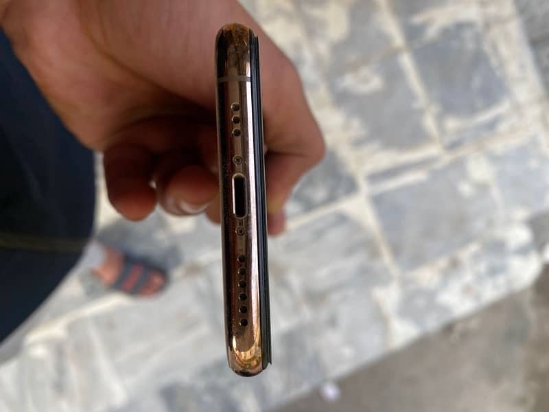 iPhone Xs 64 gb dual PTA 5