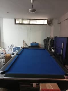 SNOOKER POOL TABLE