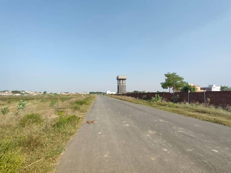 10 Marla Marvelous Location Plot No 1083 For Sale Dha Phase 5 M Block Ext Lahore 6