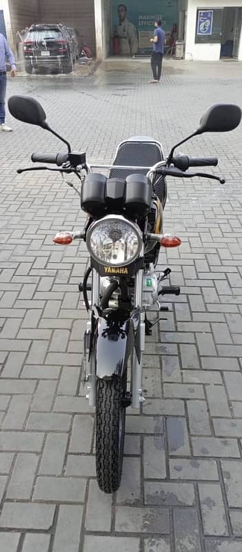 yamaha DX  BLACK 125cc brand new 1