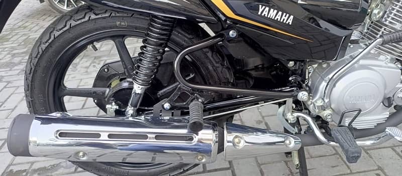 yamaha DX  BLACK 125cc brand new 7