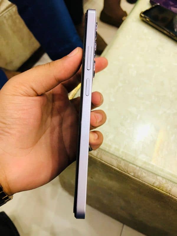 Realme C65 4