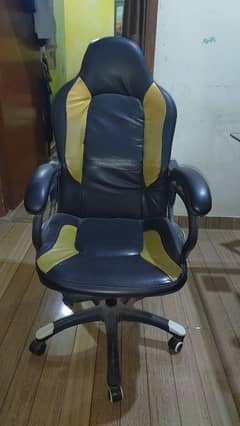 gaming chair 10,000 urjent sell