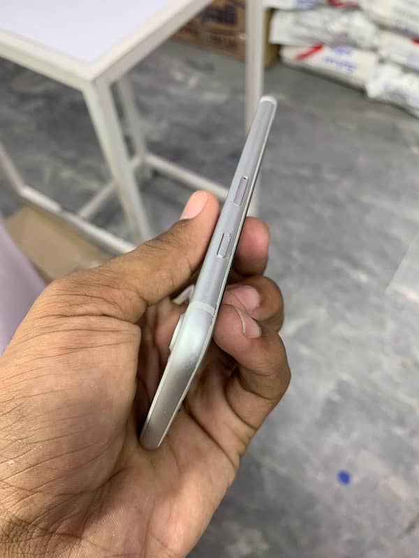 iPhone 7 pta aprowad 4