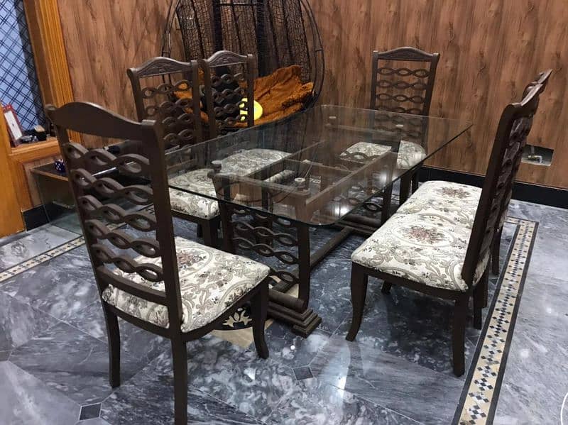 Dinning Table with 6 Chairs. 1