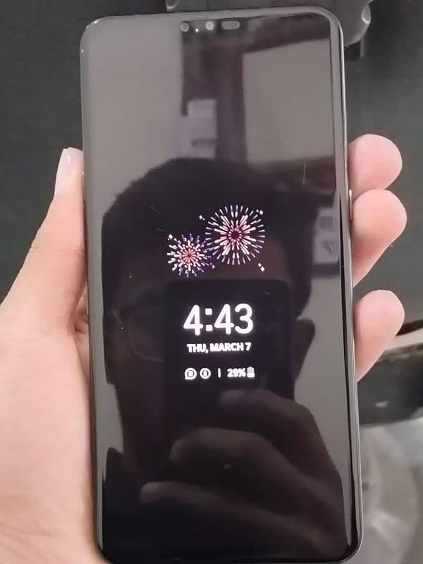 LG V50 ThinQ 1