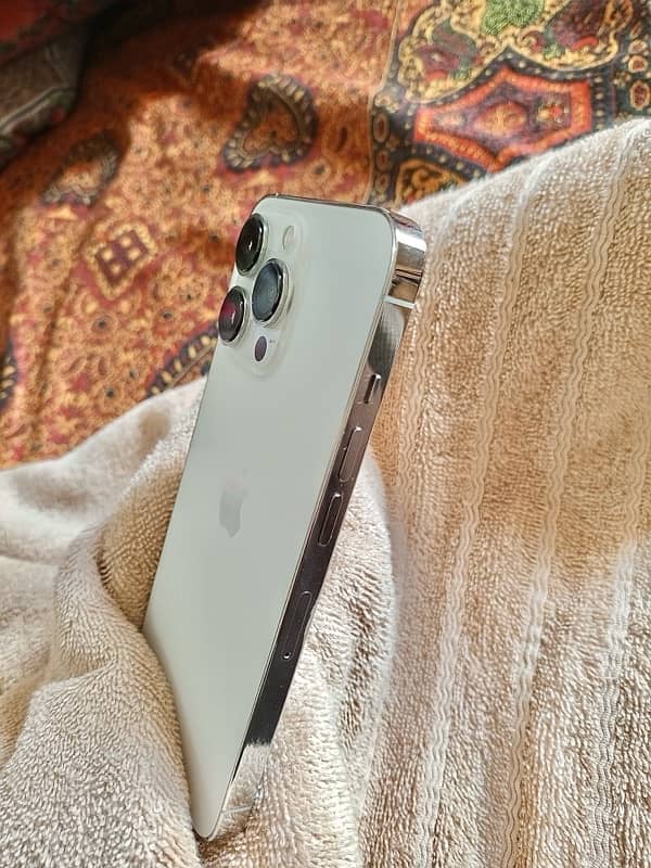 iPhone 13 Pro 256GB White 2