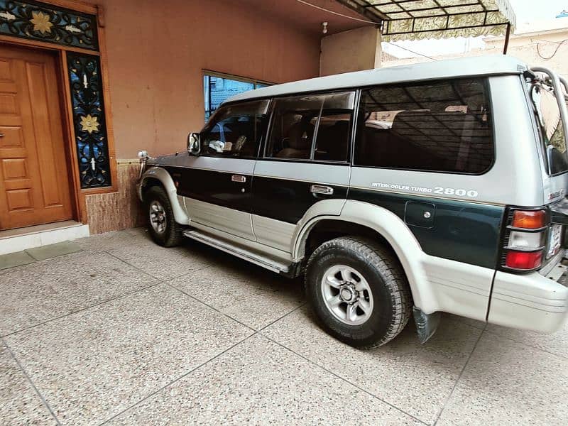 Mitsubishi Pajero 1995 6