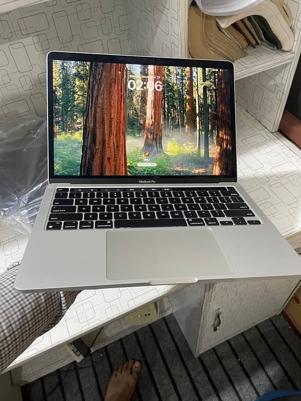 Macbook pro M1 2020 13.3 retina display 8gb/512gb 1