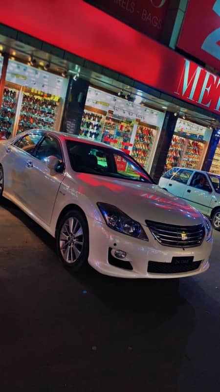 Toyota Crown 2010 hybrid 3