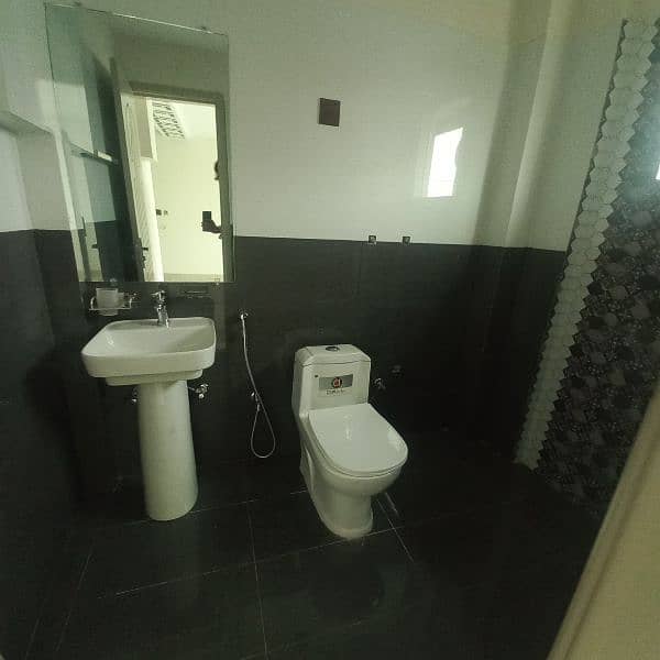 1 Bed Flat For Rent in Bahria Town Lahore 3