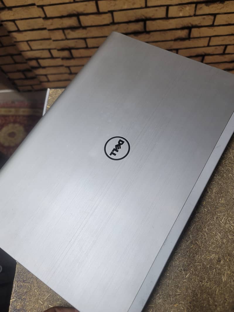 Core i3 4th generation Dell laptop 3