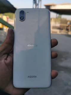 Aquos R2