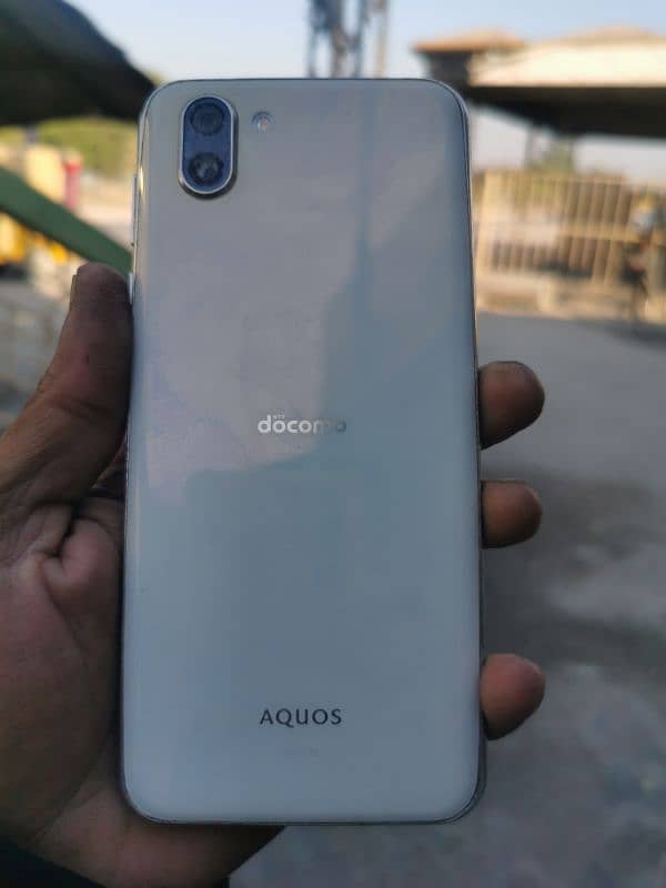 Aquos R2 0