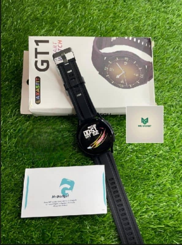 GT1 SMART watch in  round shape dail. 4