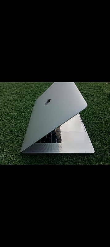 MacBook pro 2019 15inch 3