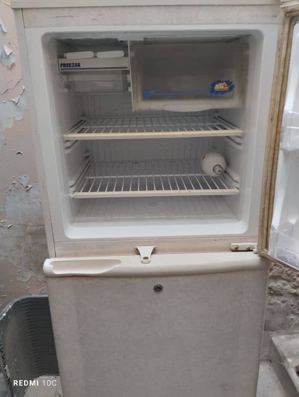 Pel Refrigerator 10cft 2