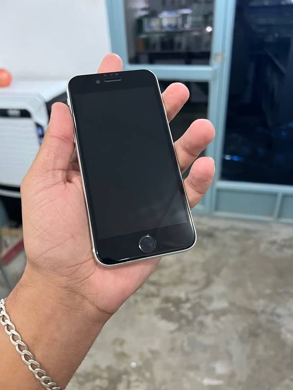 iphone SE 2020 non pta 4