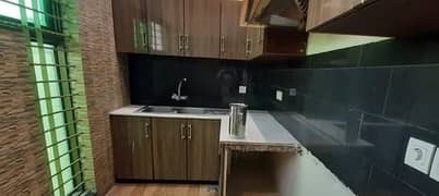 01 KANAL DESIGNER LUXURY UPPER PORTION AVAILABLE FOR RENT