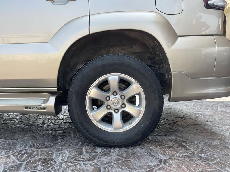 Toyota Prado 2004 Pristine Condition 8