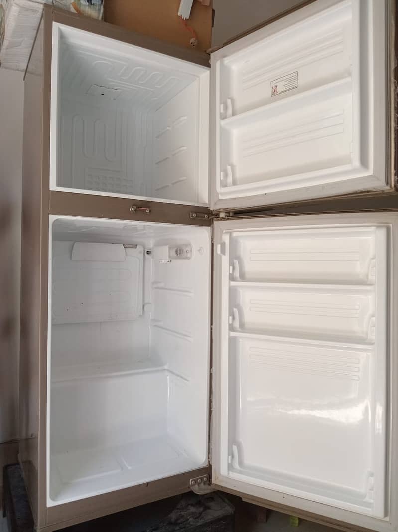 Pel Refrigerator PRL-2000 for sale in Good Condition 2