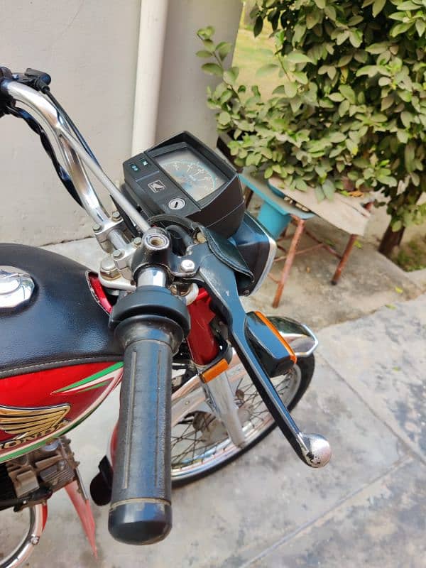 Honda CD70 2016 Model Bike 4