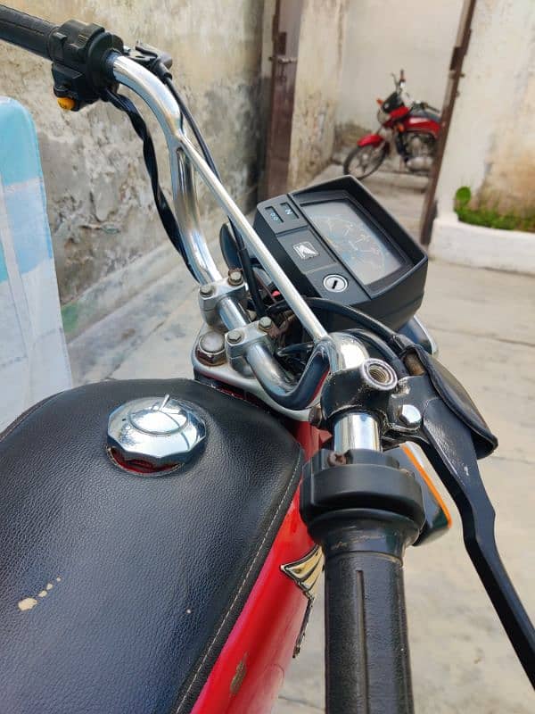 Honda CD70 2016 Model Bike 19