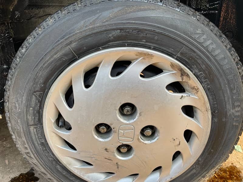 bridgestone tyres 185/40/13 with stepni 5