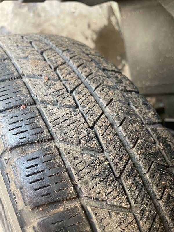 bridgestone tyres 185/40/13 with stepni 7