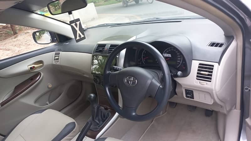 Toyota Corolla XLI 2013 1