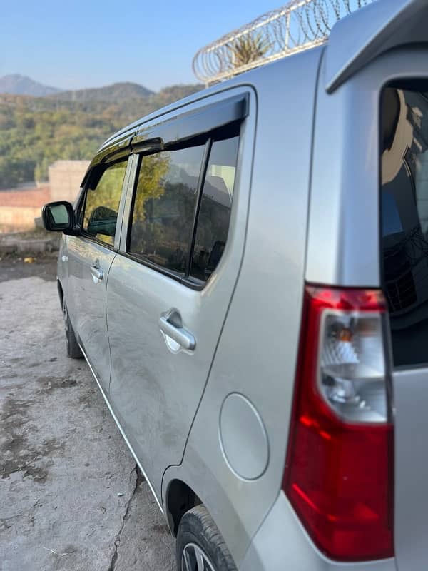 Suzuki Wagon R 2015 3