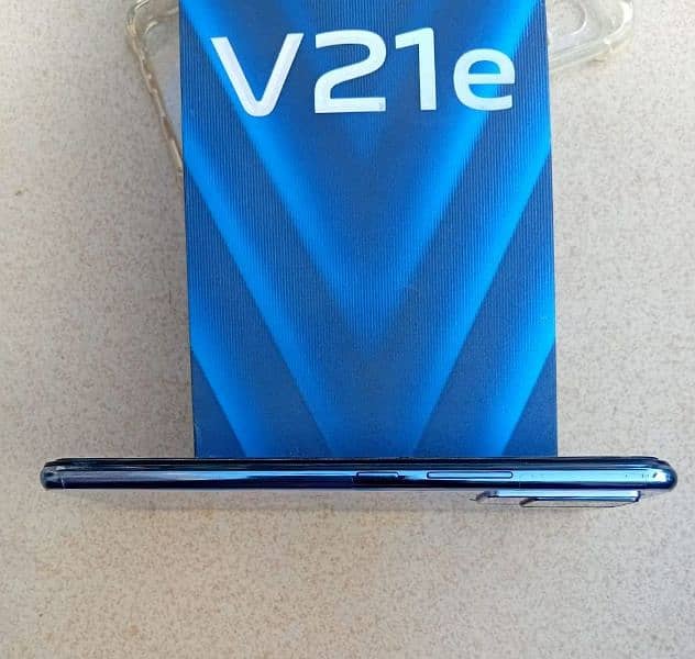 VIVO V21 E 8