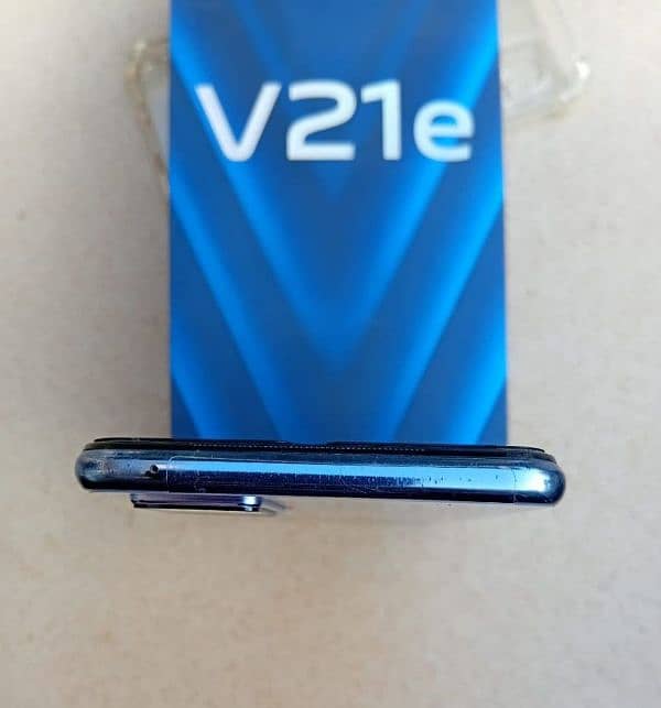 VIVO V21 E 9