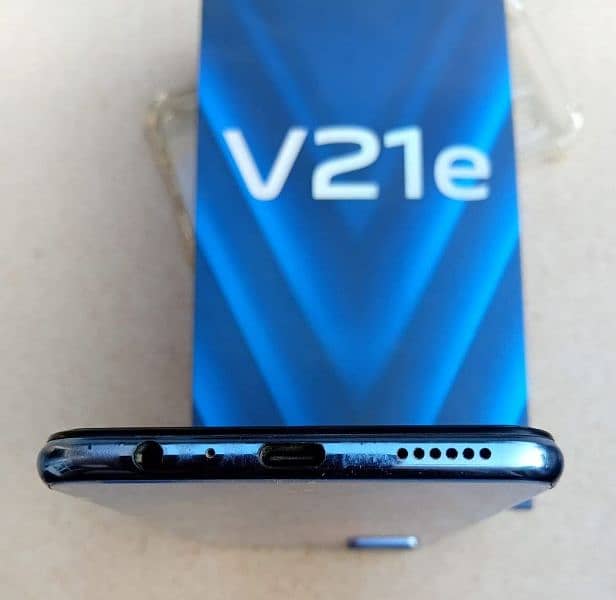 VIVO V21 E 11