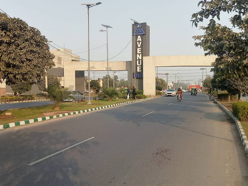 Riawind Road Lnad with Big Front 725Ft With outclass location 0