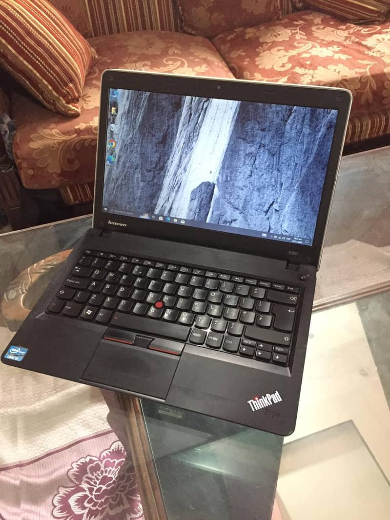 lenovo E320 core i3 2nd gen 4