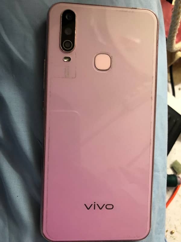 Vivo Y17 1