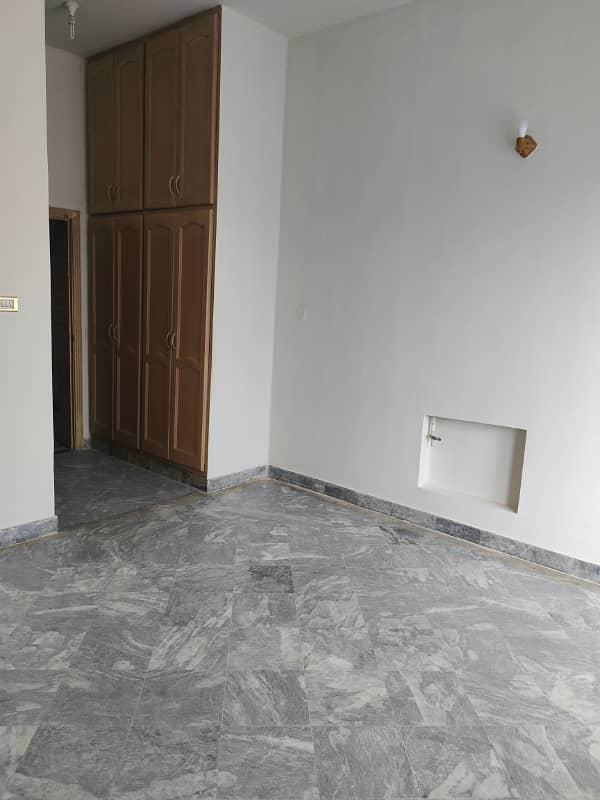 Beautiful 14 marla upper portion available for rent in g-11 Islamabad at maine road, 3 bedrooms with bathrooms, drawing, dining, TVL, car porch, All miters separate and water separate, near to markaz. Rent 160k 2