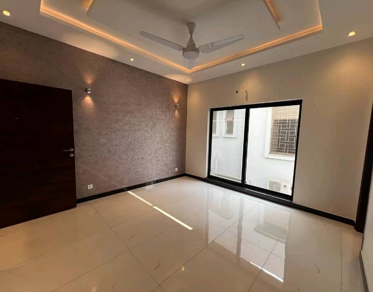 10 Marla House For Sale In The Perfect Location Of Bahria Town - Sector E 1