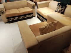 slightly used  sofa set 321 seater