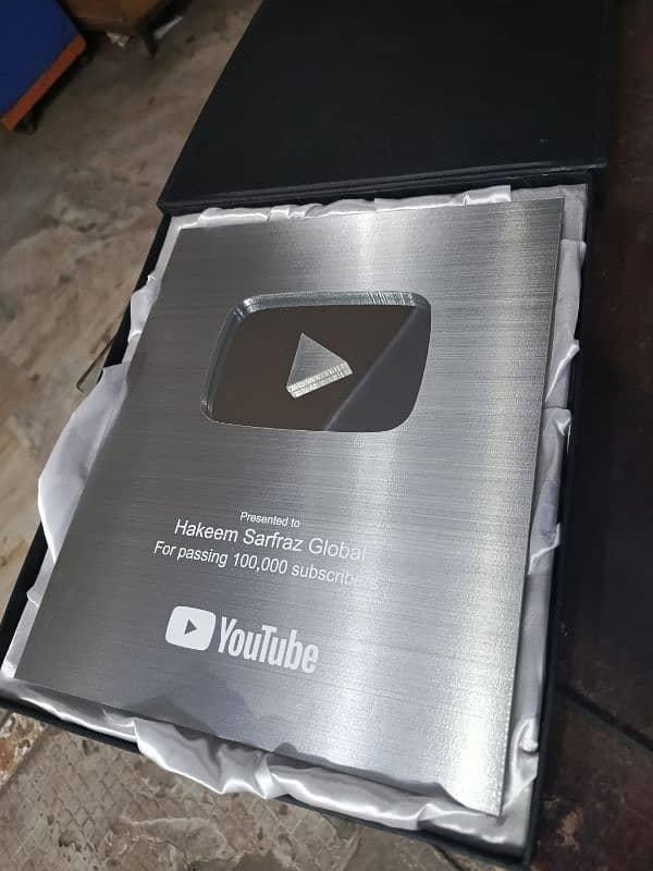 Youtube Play Button 1