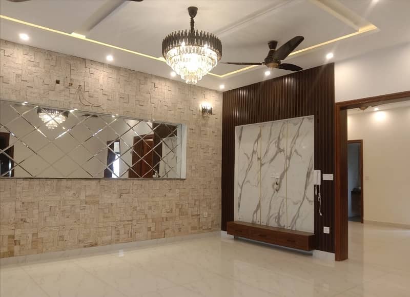 10 Marla House For Sale in Bahria Town 2