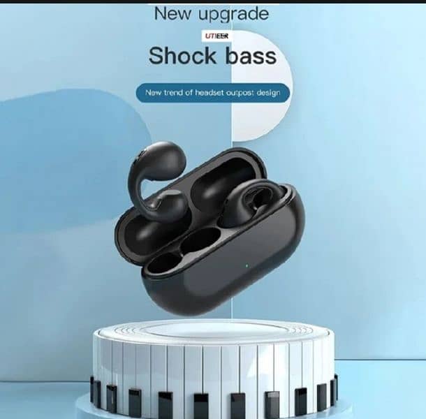 Wireless Bluetooth earphones 4