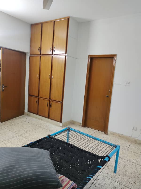 Beautiful 10 marla full house available for rent in g-10 Islamabad at big street, 6 bedrooms with bathrooms, 2 drawing, 2 dining, 2 TVL, car porch, All meters separate and water separate, near to park, near to markaz. 4