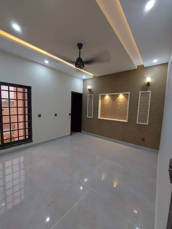 5 Marla double storey House for rent Multan public school Road Multan 8